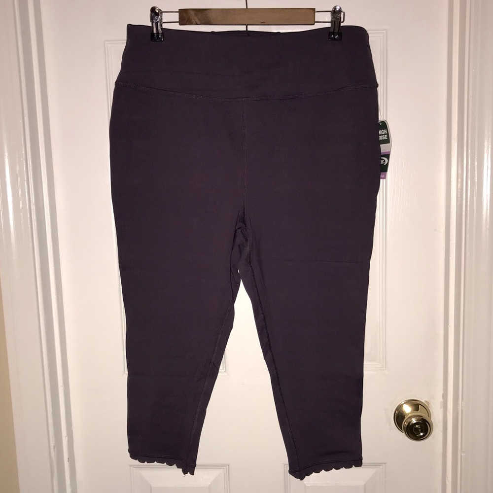 NWT MTA Sport Premium High Rise Capri Woman’s Size XL